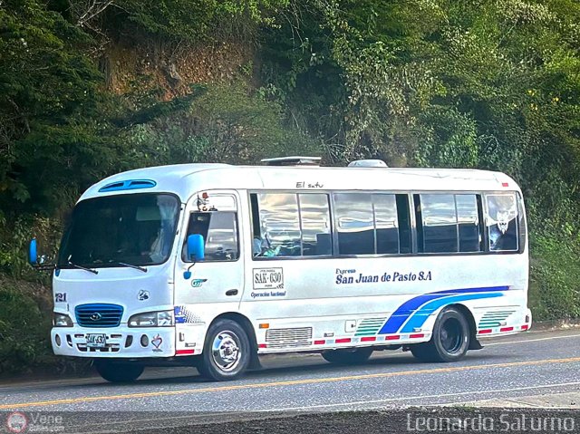 Particular o Desconocido 721 por Leonardo Saturno