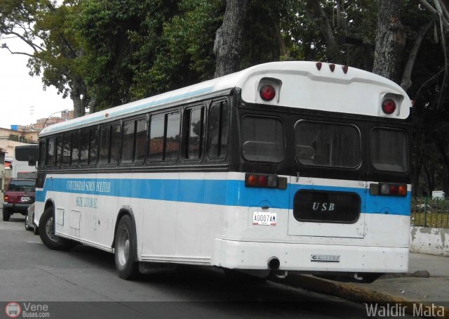 Universidad Sim�n Bol�var 999 por Waldir Mata