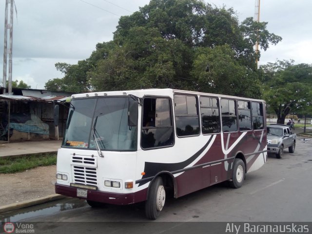 CA - Unin Vivienda Popular Los Guayos 369 por Aly Baranauskas