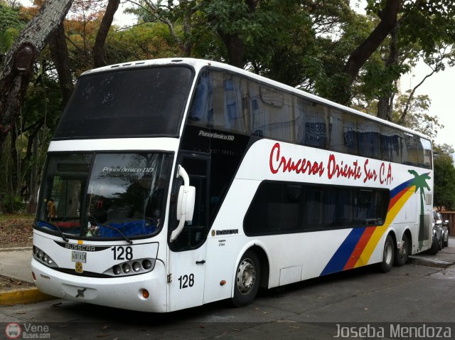 Cruceros Oriente Sur 128 por Joseba Mendoza