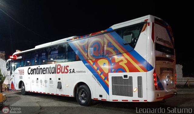 Fronteras - Continental Bus S.R.L. 7669 por Leonardo Saturno