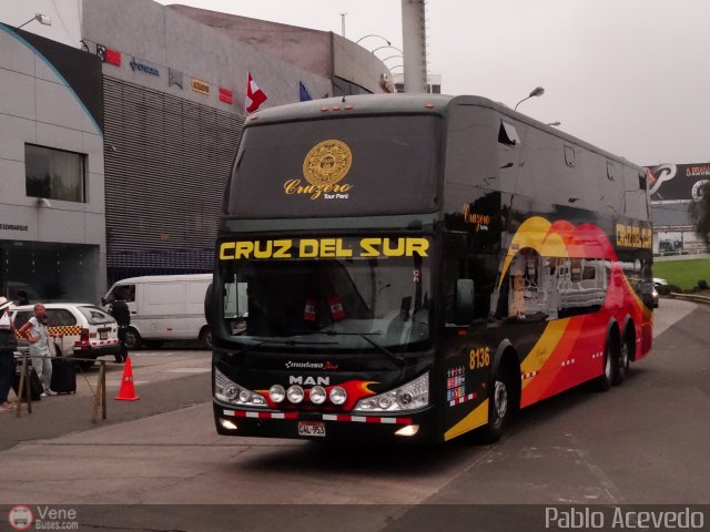 Transportes Cruz del Sur S.A.C. 8136 por Pablo Acevedo