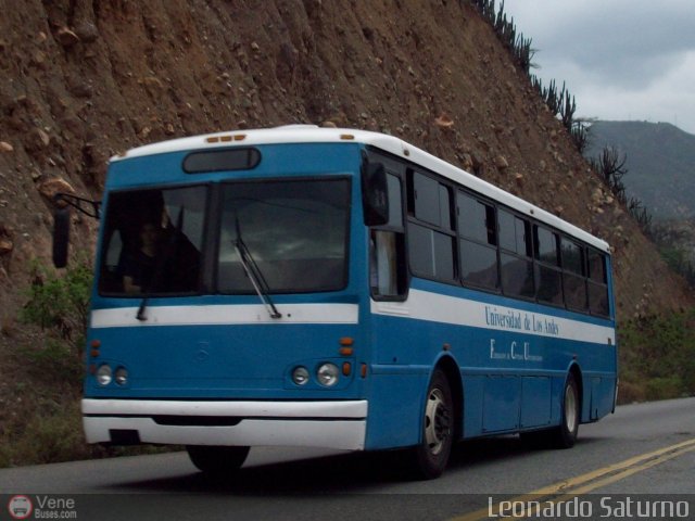 Universidad de Los Andes 990 por Leonardo Saturno