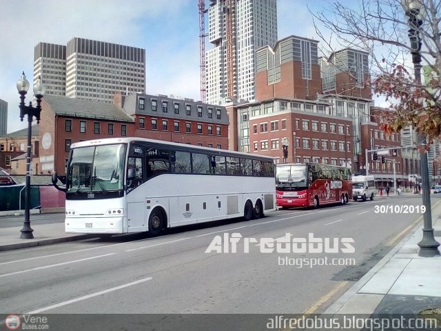 Turismos Boston - 327 por Alfredo Montes de Oca