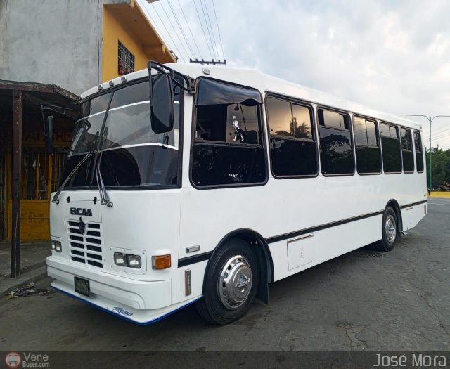 Particular o Desconocido Maracay por Jos� Mora