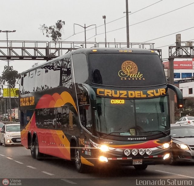 Transportes Cruz del Sur S.A.C. 7148 por Leonardo Saturno