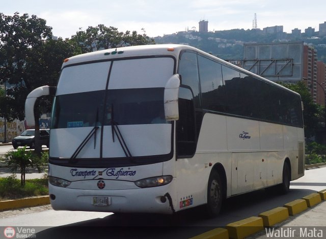 Transporte El Esfuerzo 44 por Waldir Mata