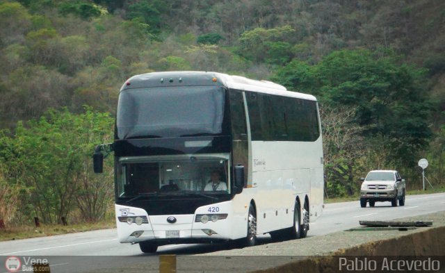 Turismo de Lujo 420 por Pablo Acevedo