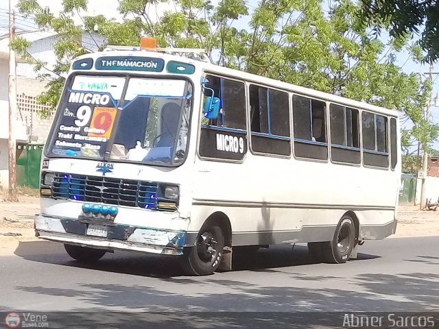 ZU - Micro 9 33 por Abner Sarcos