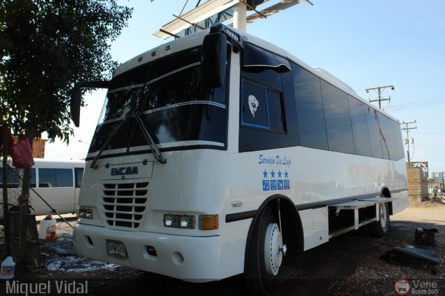 Ejecutivos Kova 008 por Miguel Vidal