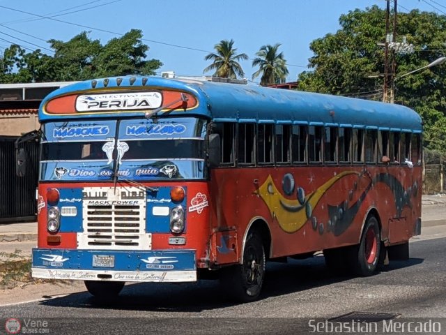 Colectivos Perij 83 por Sebastin Mercado