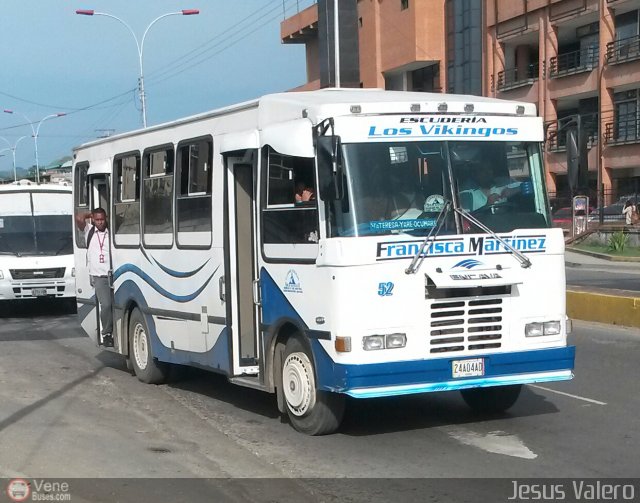 Línea Unión San Diego 052 por Jesús Valero