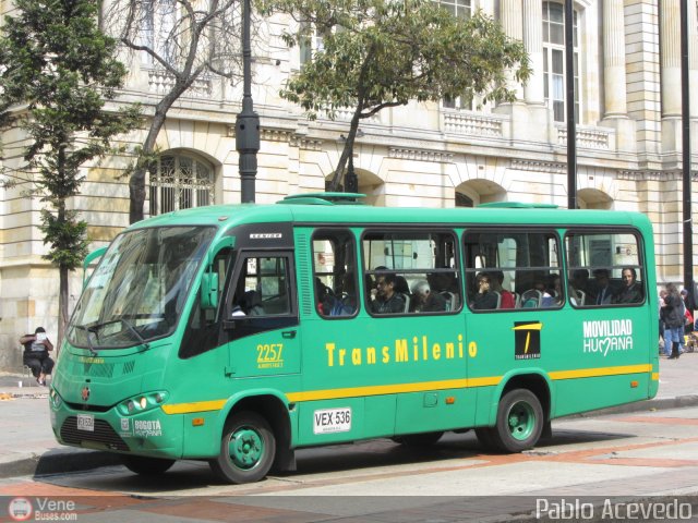 TransMilenio 2257 por Pablo Acevedo