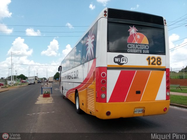 Cruceros Oriente Sur 128 por Miguel Pino