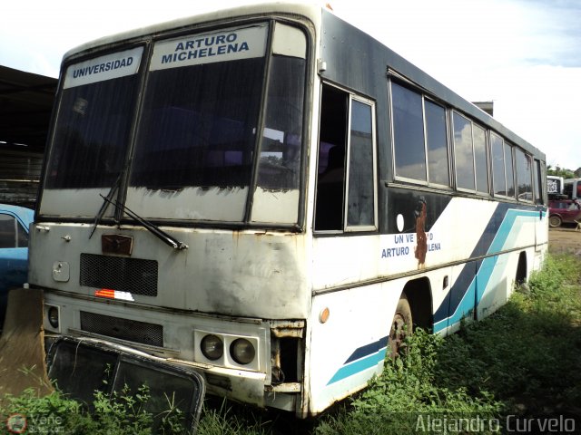 En Chiveras Abandonados Recuperacin AC0011 por Alejandro Curvelo