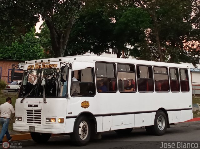 U.C. 23 de Enero 125 por Jos� Brice�o