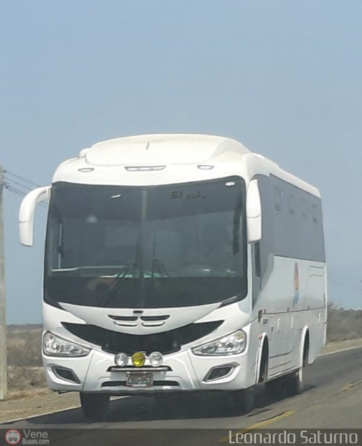 Particular o Desconocido 953 por Leonardo Saturno