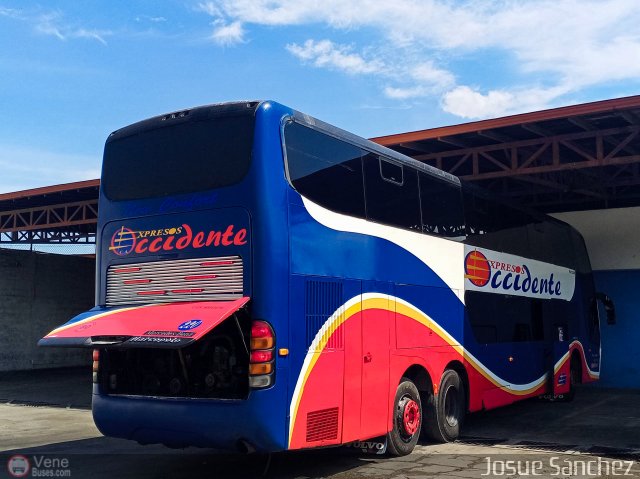 Expresos Occidente 220 por Josue S�nchez