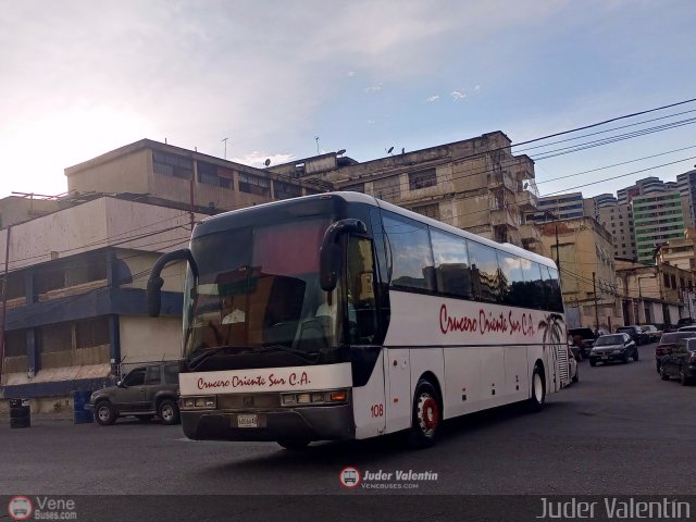 Cruceros Oriente Sur 108 por Juder Valentn
