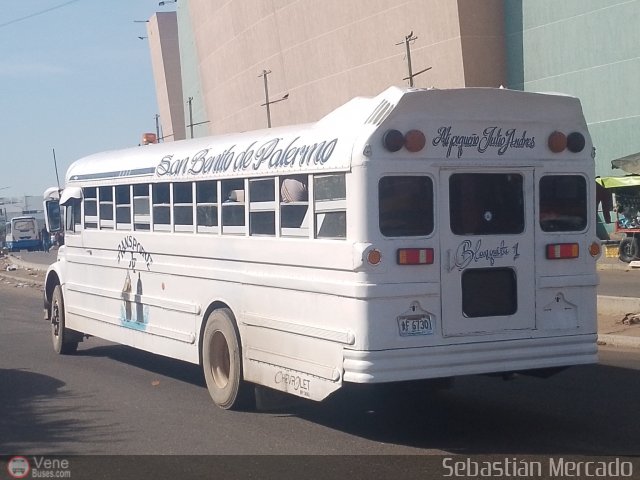 ZU - Colectivos Los Laureles C.A 08 por Sebastin Mercado