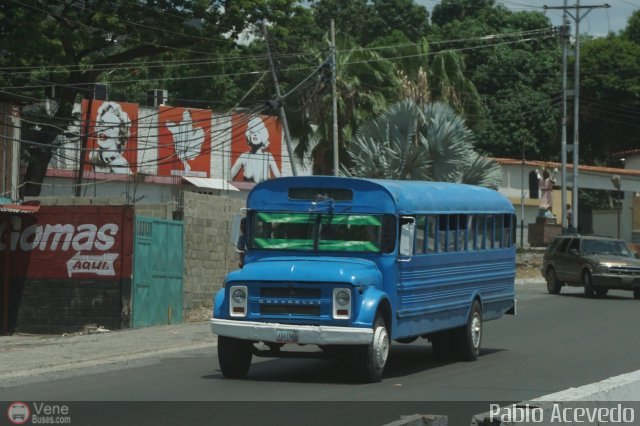 Particular o Desconocido A01 por Pablo Acevedo