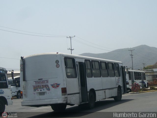 Transporte Valpo 17 por Humberto Garzn