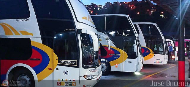 Garajes Paradas y Terminales Caracas por José Briceño