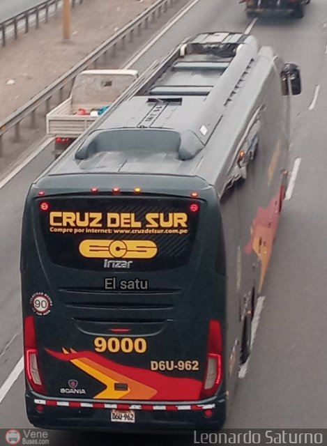 Transportes Cruz del Sur S.A.C. 9000 por Leonardo Saturno