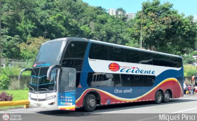 Expresos Occidente 330 por Miguel Pino