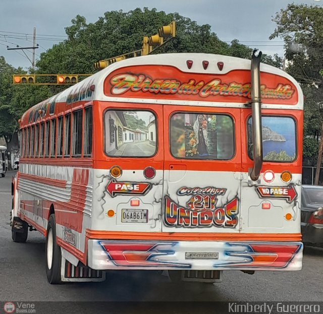 Colectivos Unidos - Ocumare de la Costa - Mcy 21 por Kimberly Guerrero