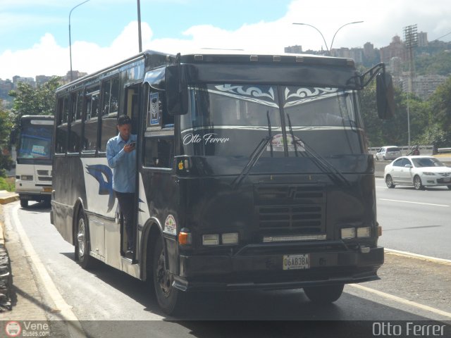 Coop. Transporte Menca de Leoni 051 por Otto Ferrer