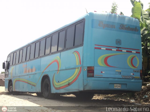 Expresos Horizonte 06 por Leonardo Saturno