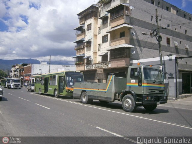 Metrobus Caracas GRUA-02 por Edgardo Gonzlez