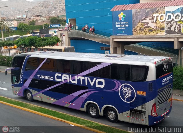 Turismo Cautivo 150 por Leonardo Saturno