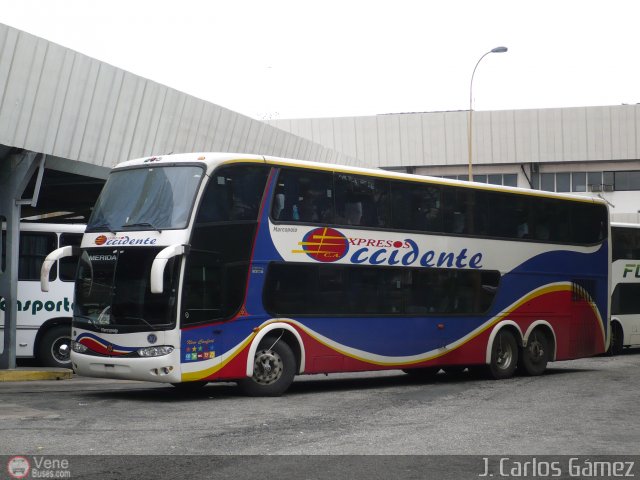 Expresos Occidente 303 por J. Carlos G�mez