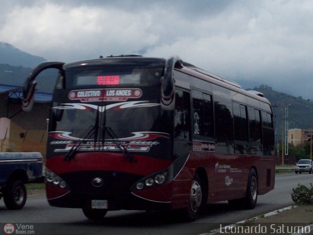 Colectivo Los Andes 50 por Leonardo Saturno