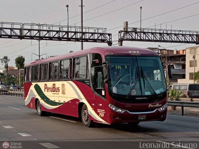 Empresa de Transporte Per� Bus S.A. 737 por Leonardo Saturno