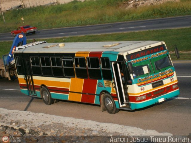 Cooperativa Canaima 47 por Alvin Rondn