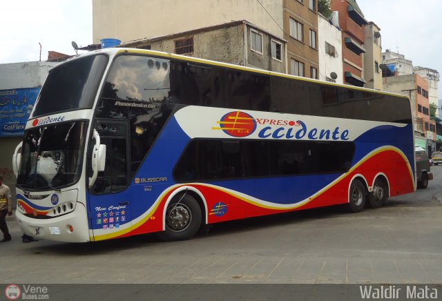 Expresos Occidente 390 por Waldir Mata