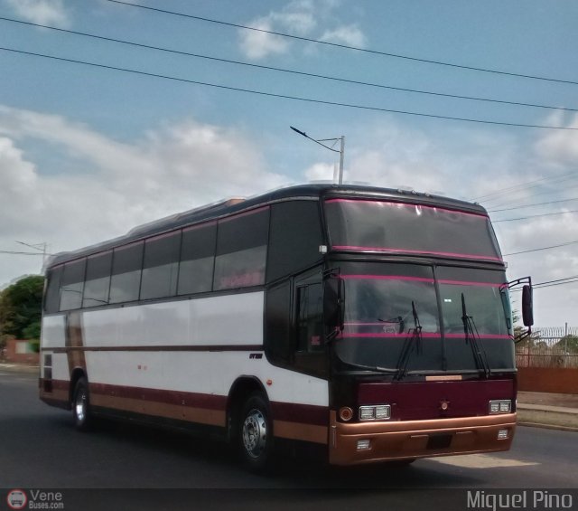 Santa Elena Express 130 por Miguel Pino