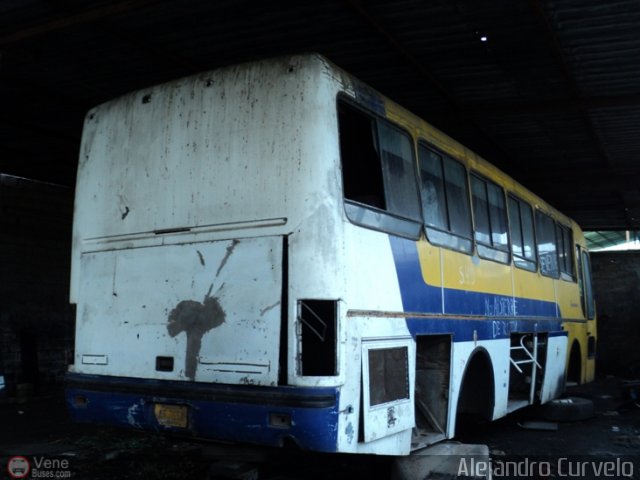 En Chiveras Abandonados Recuperacin 30 por Alejandro Curvelo
