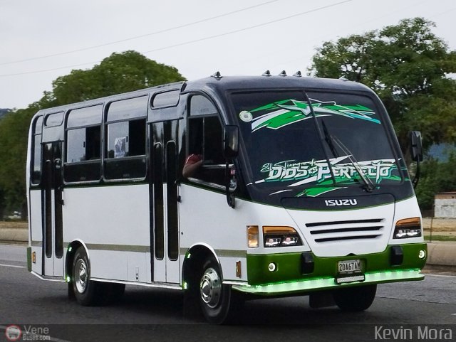 Particular o Desconocido 00095 por Kevin Mora