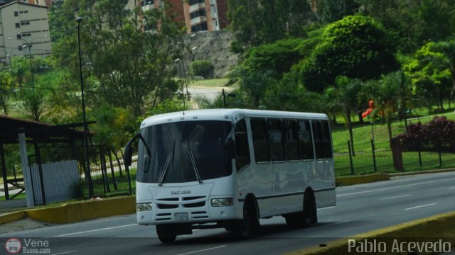 Particular o Desconocido 483 por Pablo Acevedo