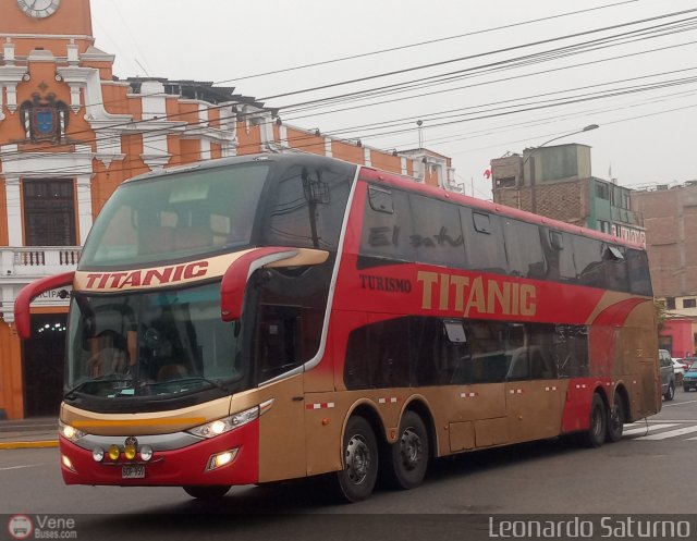 Turismo Titanic S.A.C. 959 por Leonardo Saturno