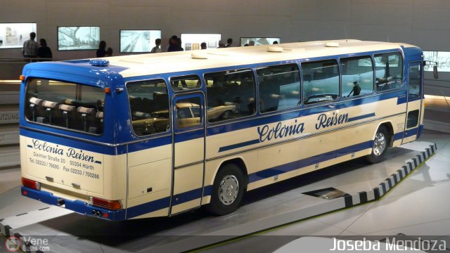 Mercedes-Benz Museum Colonia Reisen por Joseba Mendoza