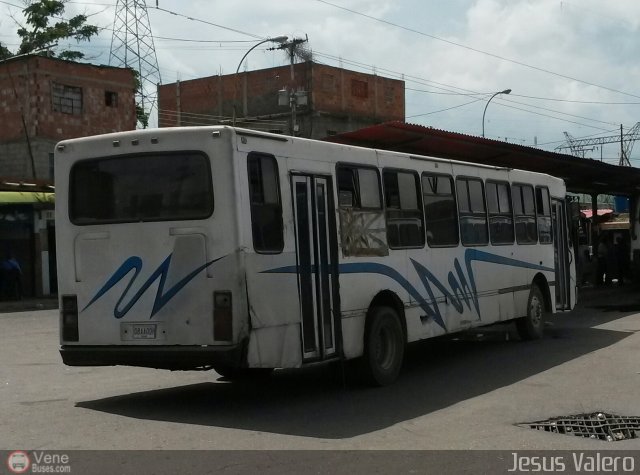 Coop. Independencia Petare Sta. Luc�a 30 por Jes�s Valero