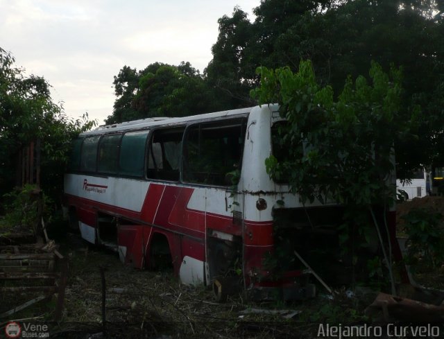 En Chiveras Abandonados Recuperacin AC0030 por Alejandro Curvelo