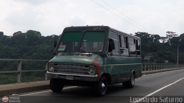 Particular o Desconocido 888 por Leonardo Saturno