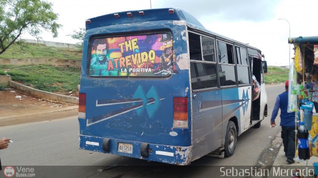 ZU - U.C. Barrio La Polar 185 por Sebasti�n Mercado