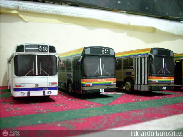 Maquetas y Miniaturas 951 por Edgardo Gonzlez